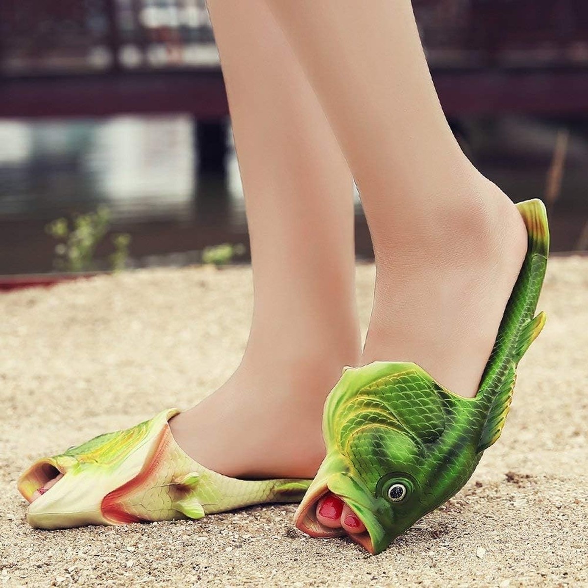 N'oublions pas que ces sandales existent.