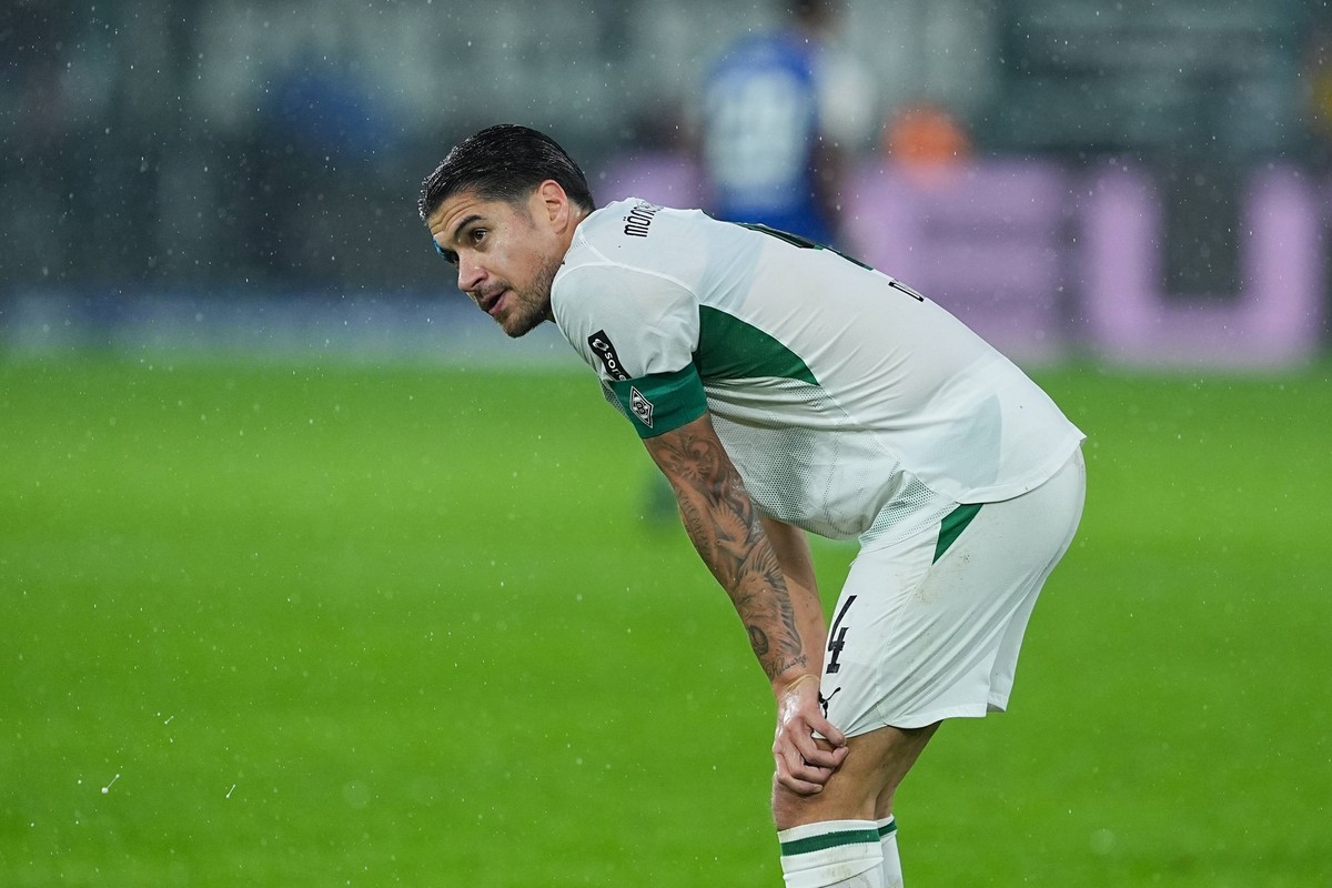 18.10.2026, xydrx, Herren, Fußball, 1.Bundesliga, Borussia Mönchengladbach - TSG 1899 Hoffenheim, Saison 2026 2027, ista-Borussia-Park: Kevin Diks Borussia Moenchengladbach, 4 enttäuscht nach den Spie ...
