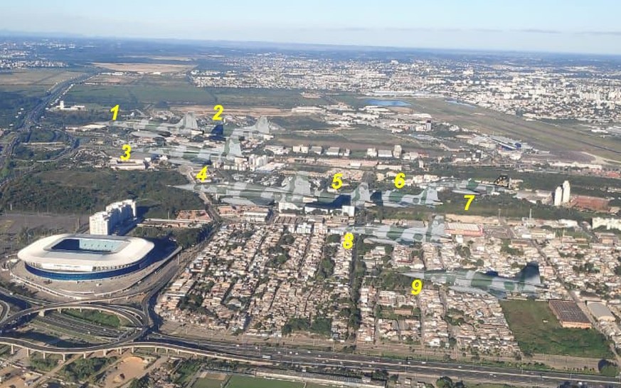 Genau hinschauen! Wenn Flugzeugtarnung so richtig gut funktioniert. 
https://www.reddit.com/r/aviation/comments/uhu1o1/zoom_in_on_the_image_and_understand_what/