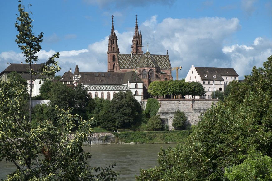 Das Muenster in Basel am Dienstag, 30. Juli 2013. (KEYSTONE/Georgios Kefalas)