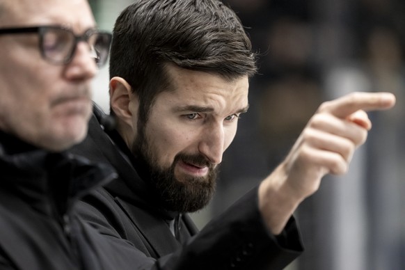 Head coach Luca Gianinazzi (HCL), during the regular season of National League Swiss Championship 2024/25 match between HC Lugano and Lausanne HC at the ice stadium Corner Arena, Switzerland, Friday,  ...