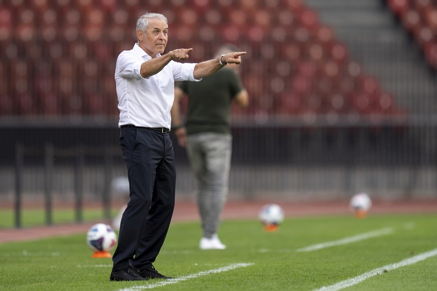 Trainer Marcel Koller (FCZ) gestikuliert bei dem Spiel der Fussball Super League zwischen dem FC Zuerich (FCZ) und dem Servette FC am Samstag, 1. August 2026 im Stadion Letzigrund in Zuerich. (KEYSTON ...