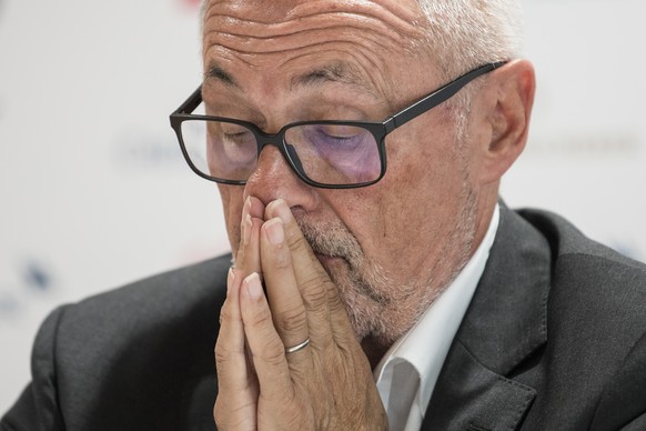 Peter Gillieron, Praesident des SFV spricht an einer Medienkonferenz ueber die sportlichen Zukunftsplaene beim Schweizerischen Fussballverband, am Freitag, 24. August 2018, in Bern. (KEYSTONE/Peter Sc ...