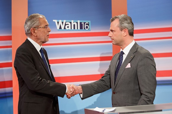 Die beiden Kandidaten Alexander van der Bellen (l) und Norbert Hofer (r).