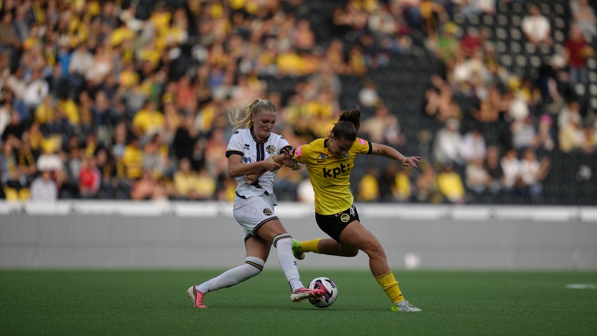 BERN, SWITZERLAND - OCTOBER 3: Romy Baraniak 8 FCL against Emilie Bernhardt 31 YB Frauen during the AXA Women s Super League match between BSC YB Frauen and FC Luzern at Wankdorf Stadion on October 3, ...