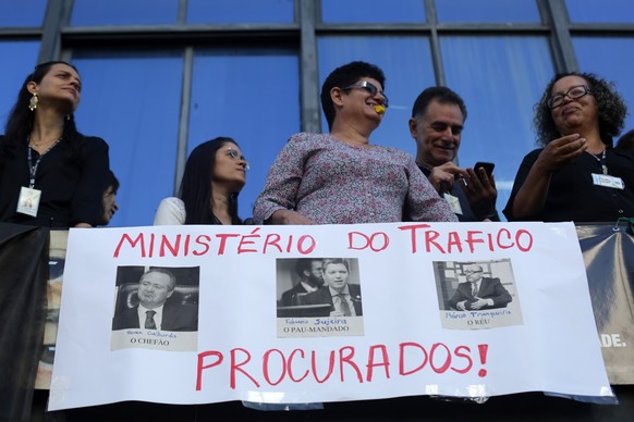 Regierungsmitarbeiter fordern den Rücktritt von&nbsp;Fabiano Silveira.