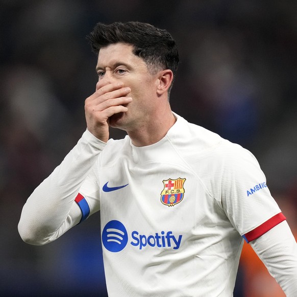 Barcelona&#039;s Robert Lewandowski reacts during the Champions League Group H soccer match between Shakhtar Donetsk and Barcelona, at the Volksparkstadion in Hamburg, Germany, Tuesday, Nov. 7, 2023.  ...