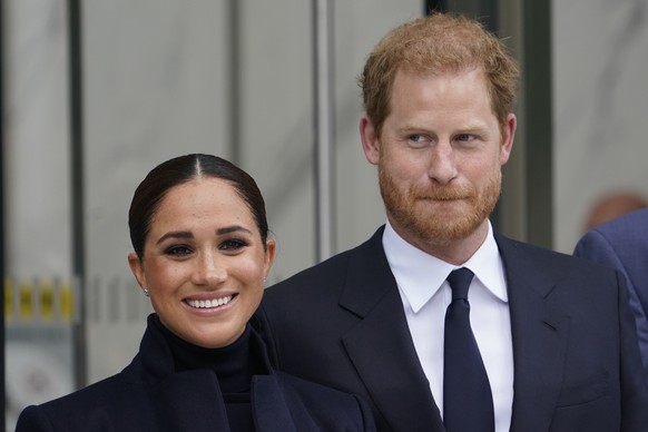 FILE - Meghan Markle and Prince Harry pose for pictures after visiting the observatory in One World Trade in New York, Sept. 23, 2021.(AP Photo/Seth Wenig, File)
Meghan Markle,Prince Harry