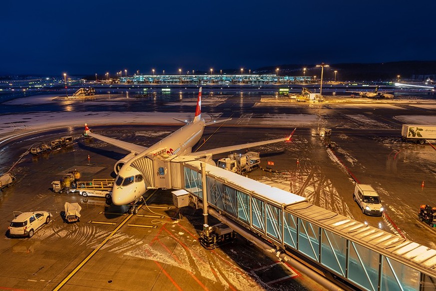 Rauszeit Nachterlebnisse Flughafen Zürich Airport by night