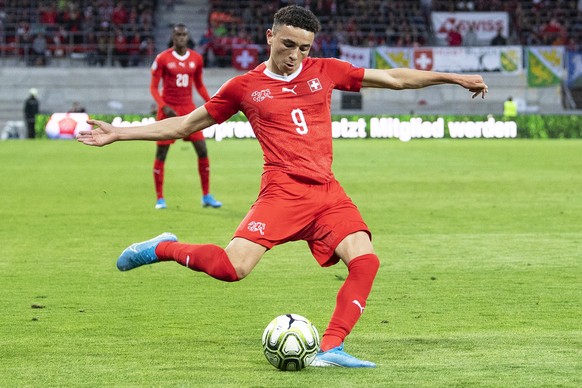 epa07828297 Switzerland&#039;s Ruben Vargas in action during the UEFA EURO 2020 qualifying group D soccer match between Switzerland and Gibraltar at the Tourbillon Stadium in Sion, Switzerland, 08 Sep ...