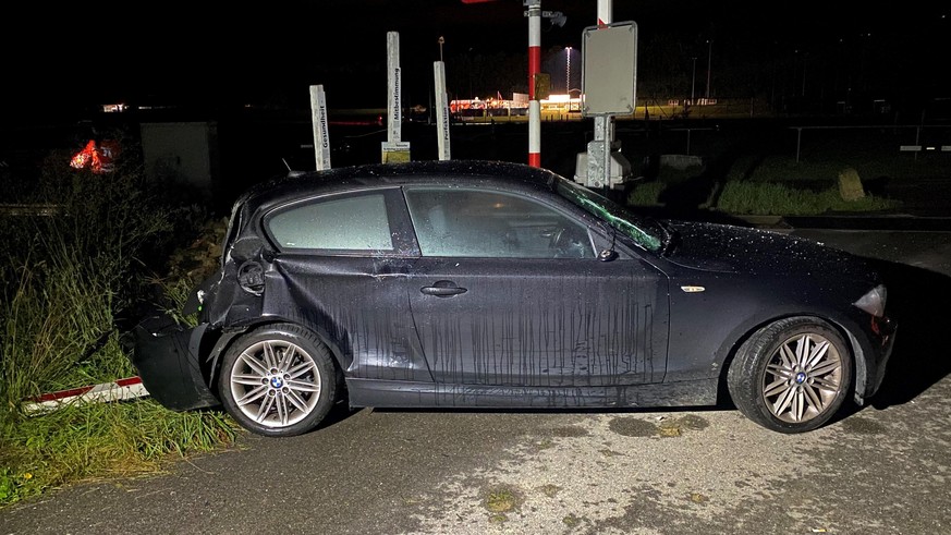 Thurgau: Betrunkener bleibt mit Auto auf Geleisen stecken - Vimarsana News