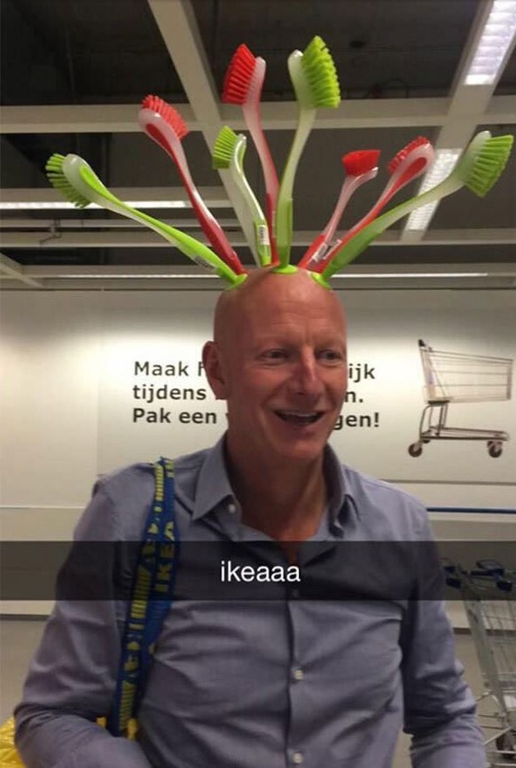 Ikea: Bürsteli auf der Glatze