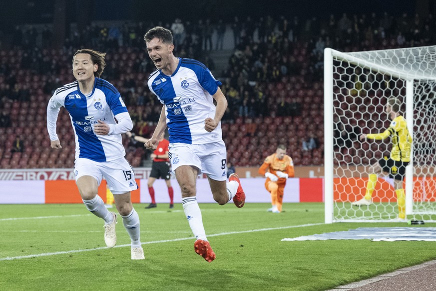 GCs Shkelqim Demhasaj jubelt nach seinem 1:0 Tor im Fussball Meisterschaftsspiel der Super League zwischen dem Grasshopper Club Zuerich und den BSC Young Boys im Letzigrund, am Dienstag, 25. April 202 ...