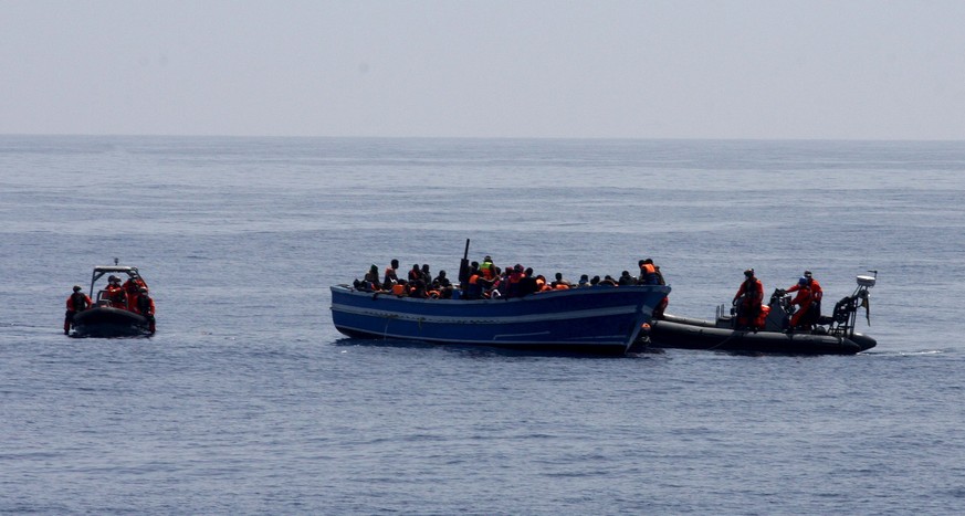 180'000 Menschen wagten in diesem Jahr die Überfahrt nach Europa – für 2000 von ihnen endete gefährliche Reise mit dem Tod.