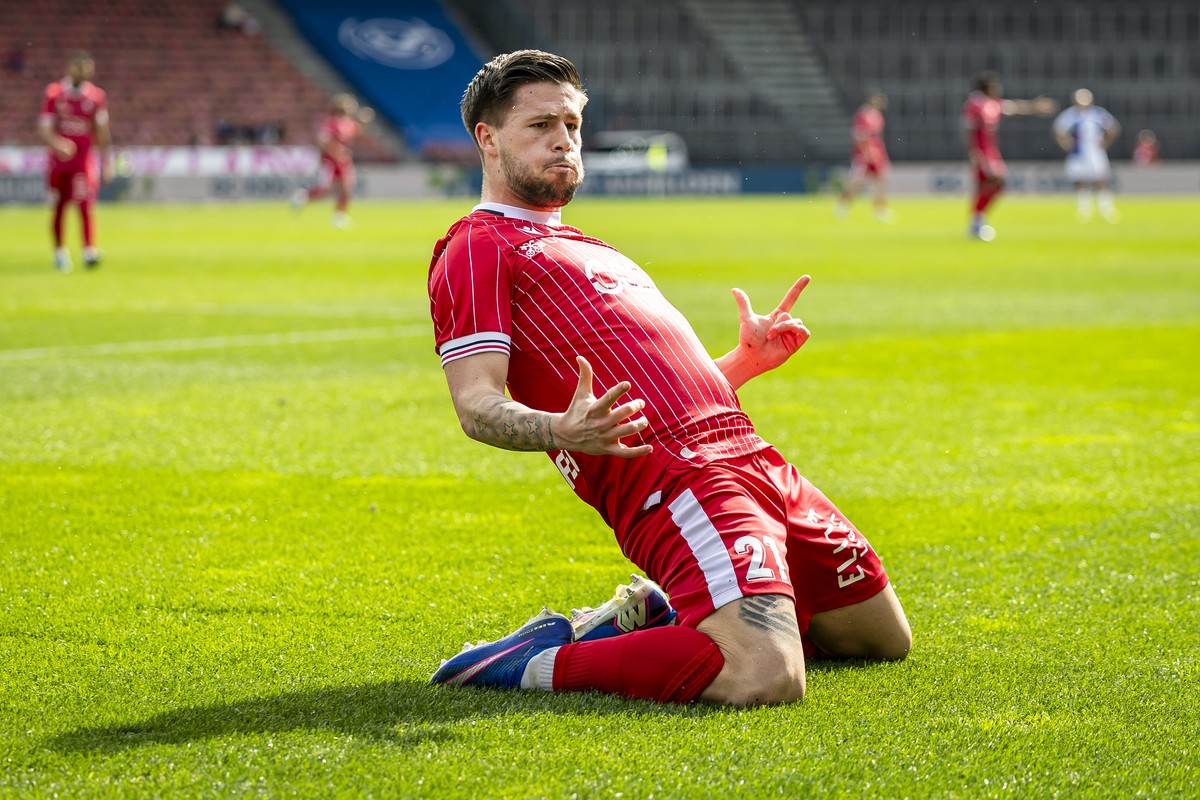 Liam Chipperfield (SIO) jubelt ueber sein Tor zum 0:2 im Fussball Meisterschaftsspiel der Swiss Super League zwischen dem Grasshopper Club Zuerich, GC, und dem FC Sion, SIO, am Montag, 6. April 2026 S ...