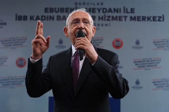 epa10543966 Turkish presidential candidate Kemal Kilicdaroglu, leader of opposition Republican People?s Party (CHP), speaks during a public event in Istanbul, Turkey, 26 March 2023. Kilicdaroglu was s ...