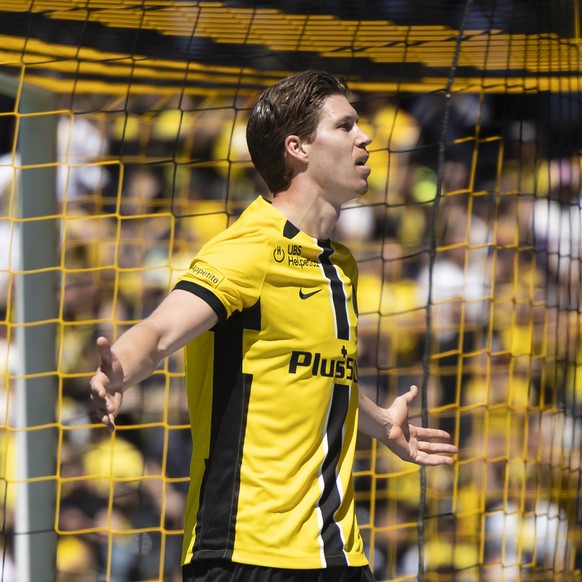 Cedric Itten (YB) jubelt nach seinem Tor zum 1-1 im Super League Spiel zwischen dem BSC Young Boys und dem FC Basel, am Sonntag, 18. Mai 2025 im Stadion Wankdorf in Bern. (KEYSTONE/Peter Klaunzer)