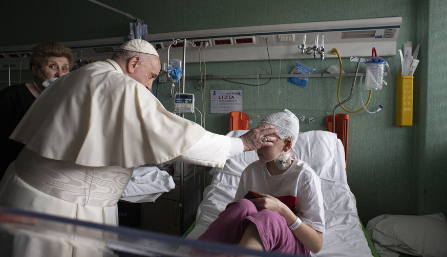 ARCHIV - ZUM TOD VON PAPST FRANZISKUS STELLEN WIR IHNEN FOLGENDES ARCHIVMATERIAL ZUR VERFUEGUNG. WEITERE BILDER ZU PAPST FRANZISKUS FINDEN SIE AUF VISUAL.KEYSTONE-SDA.CH. - epa09836333 A handout pictu ...