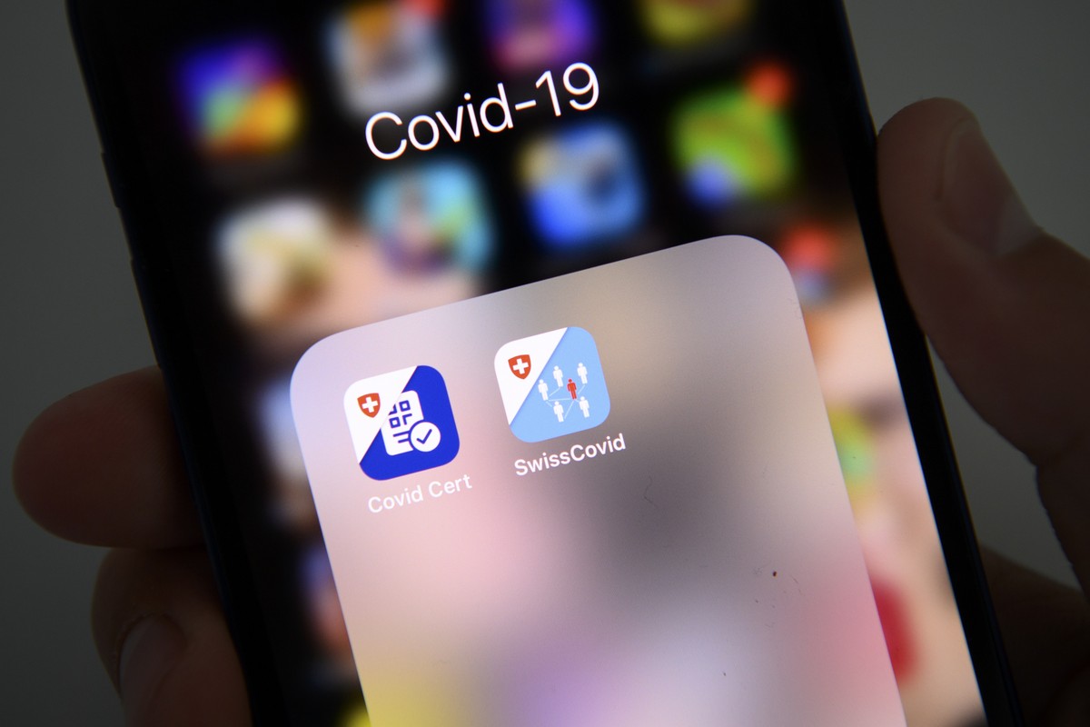 L' APP Certificat Covid et l'APP SwissCovid sont photographies sur un smartphone Apple le jour de sa mise a disposition sur l'APP Store de Certificat Covid lors de la pandemie de Corona ...