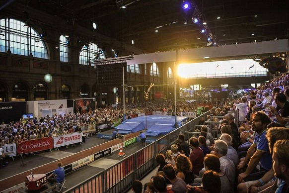 Die Frauen sind bereits gesprungen.