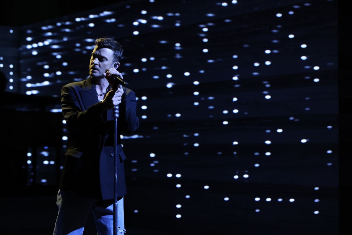 SATURDAY NIGHT LIVE -- Episode 1854 -- Pictured: Musical guest Justin Timberlake performs "Selfish" on Saturday, January 27, 2024 -- (Photo by: Will Heath/NBC via Getty Images)