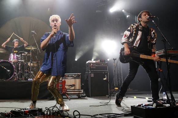 epa04850060 Maurice Ernst (L) and Peter Horazdovsky of Austrian band Bilderbuch perform at the Gurten music open air festival in Bern, Switzerland, 16 July 2015. The Gurtenfestival runs from 16 to 19  ...