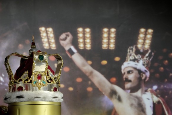 Freddie Mercury&#039;s signature crown worn throughout the &#039;Magic&#039; Tour, on display at Sotheby&#039;s auction rooms in London, Thursday, Aug. 3, 2023. More than 1,000 of Freddie Mercury&#039 ...