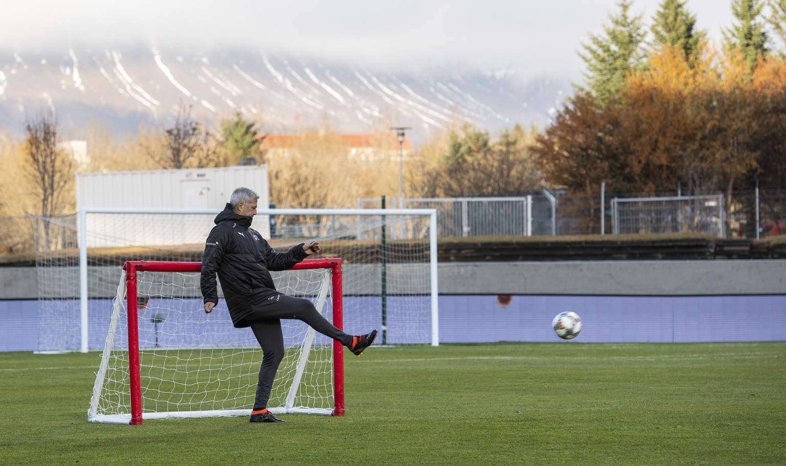 Switzerland&#039;s head coach Vladimir Petkovic during a training session the day before the UEFA Nations League soccer match between Iceland and Switzerland, at the Laugardalsvoellur stadium in Reykj ...