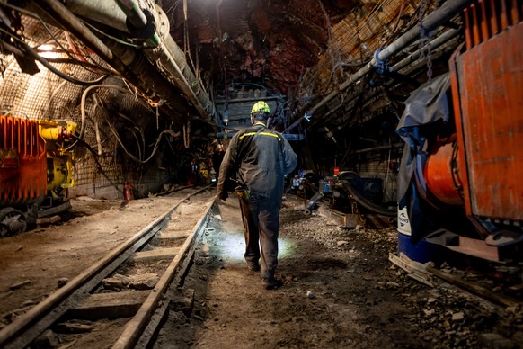 epa12581736 A coal miner works underground during his shift at CSM coal mine, owned by OKD AS company, in Stonava, Czech Republic, 09 December 2025. OKD is the only producer of hard coal in the Czech  ...