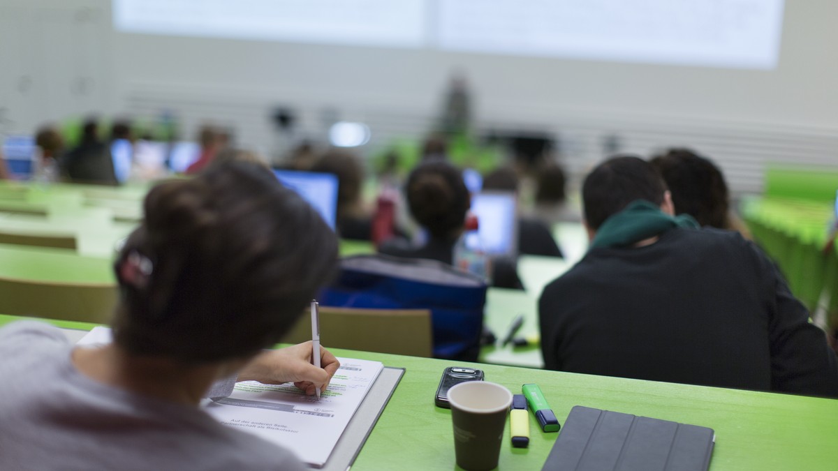 Jeder-vierte-Student-absolviert-nach-dem-Hochschulabschluss-ein-Praktikum