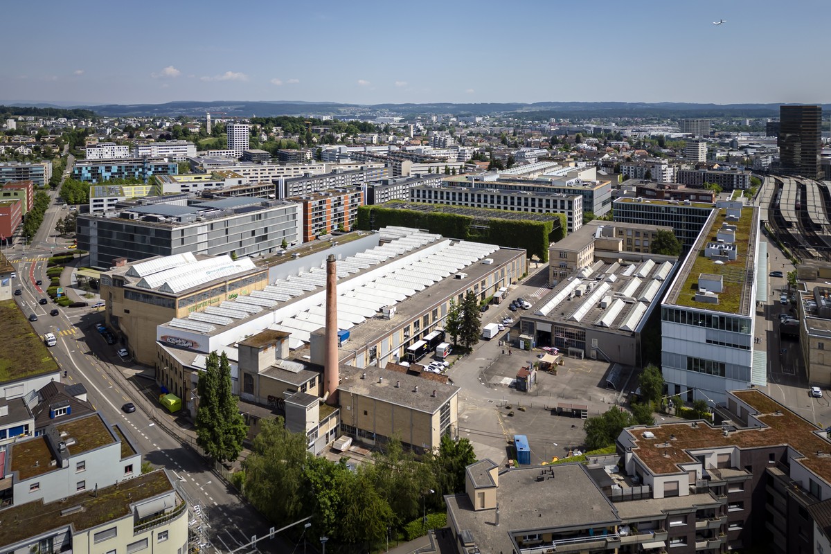 Eine Luftaufnahme zeigt das Areal MFO-West, auf dem Boden der frueheren Maschinenfabrik Oerlikon (MFO), aufgenommen am Donnerstag, 15. Mai 2025 in Zuerich. Auf einem ehemaligen ABB-Areal in Oerlikon w ...