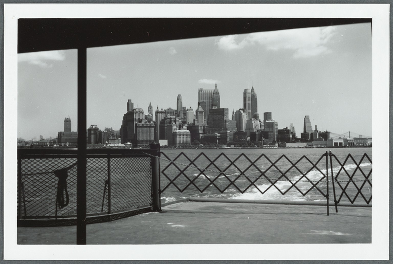 1960: Blick von der Staten Island Fähre aus auf die Battery.