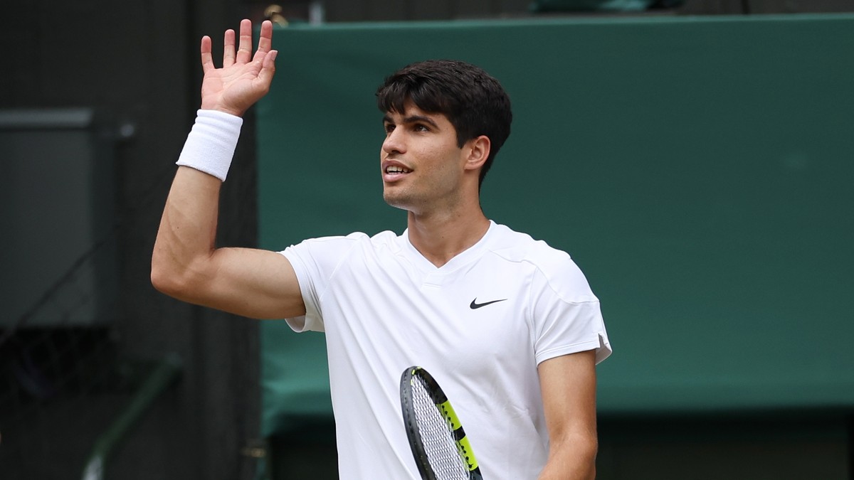 Erst-zeigte-er-Nerven-dann-drehte-Alcaraz-im-Wimbledon-Halbfinal-gegen-Medwedew-auf