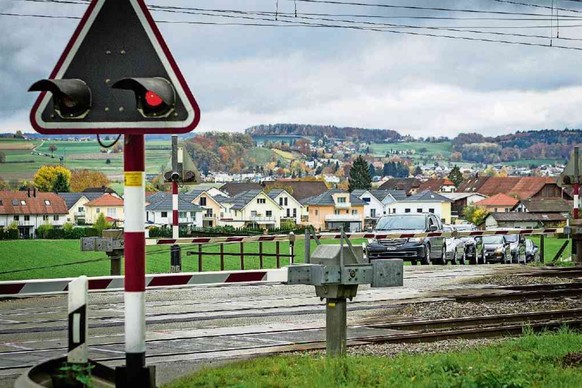 Hendschiken, Bahnübergang