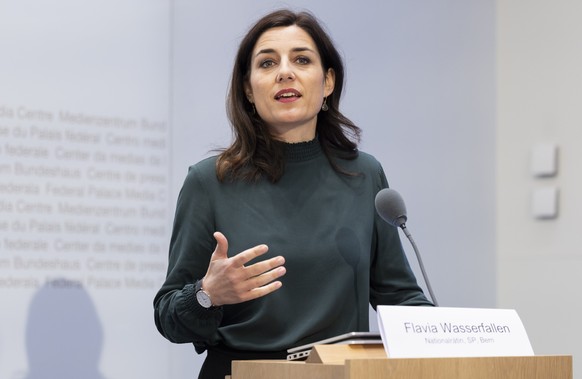 Flavia Wasserfallen, Nationalraetin SP-BE, spricht waehrend einer Medienkonferenz zum Kampagnenstart &quot;JA zum Transplantationsgesetz&quot;, am Montag, 4. April 2022 in Bern. (KEYSTONE/Peter Klaunz ...