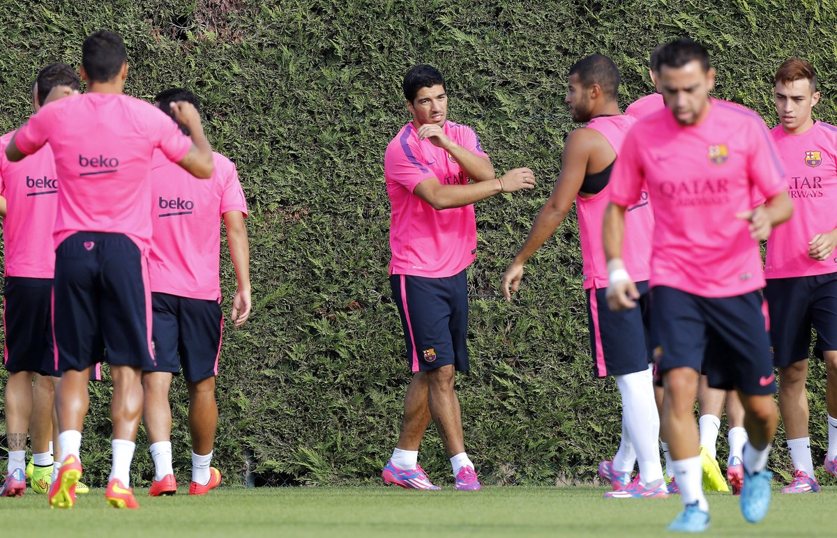 Luis Suarez trainiert mit Xavi und Co.