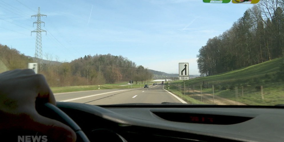 Das Tempo ist hoch, die Bremsspuren dick. Immer wieder enden solche Situationen sogar tödlich. Auch in unserer Region kommt es regelmässig zu Raserdelikten. Was auffällt, es sind fast immer Männer am  ...