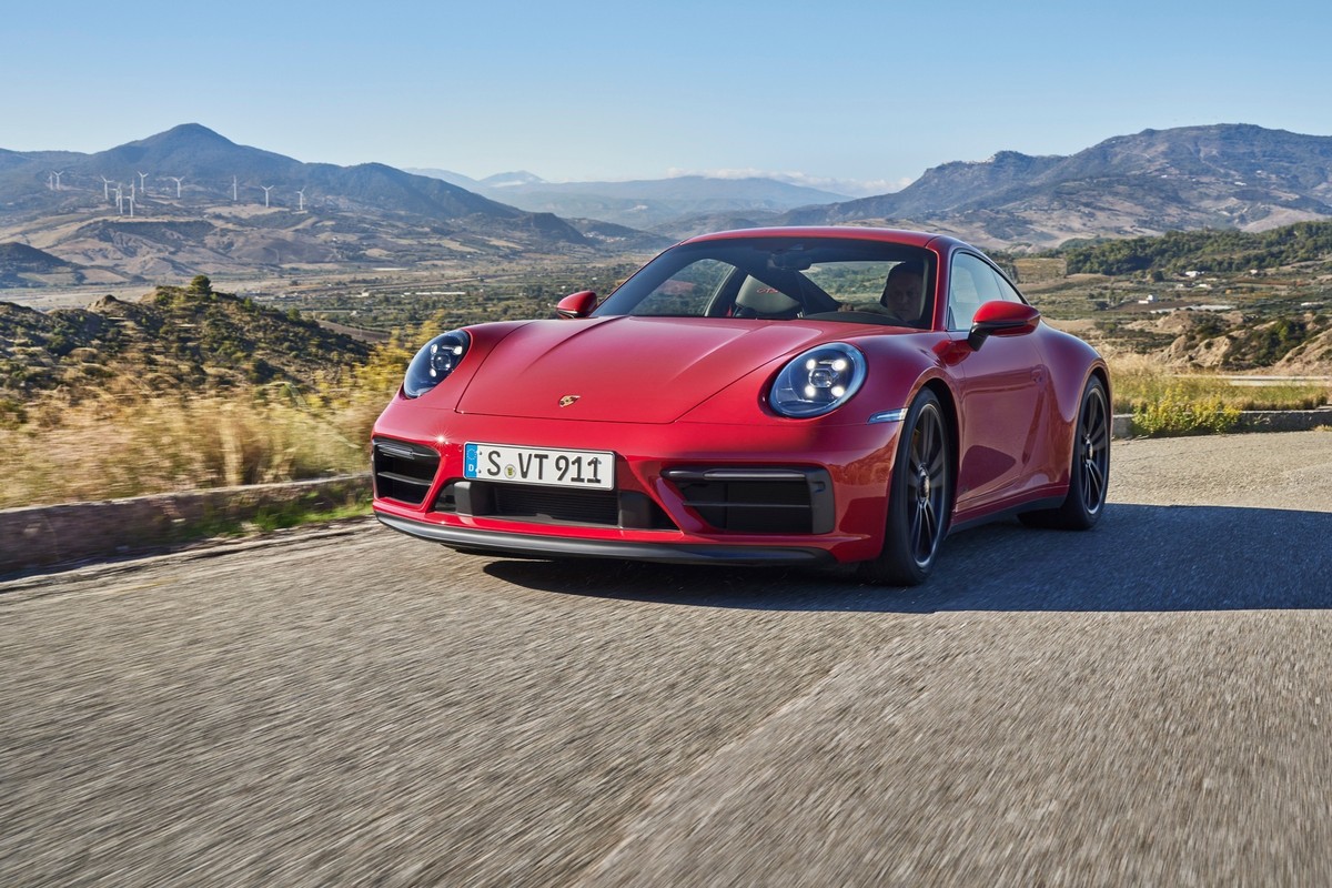 IMAGE DISTRIBUTED FOR PORSCHE SCHWEIZ AG FOR EDITORIAL USE ONLY - Porsche 911 Carrera GTS // Weiterer Text ueber ots und http://presseportal.ch/de/pm/100050872/100873147 (obs/Porsche Schweiz AG via KE ...
