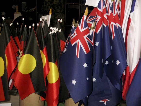 Small Australian flags at local shop. The flag of the Aborigines is featured on the left side, Perth, Western Australia, Australia PUBLICATIONxINxGERxSUIxAUTxONLY Copyright: xDavidxHerbigx/xDanitaxDel ...