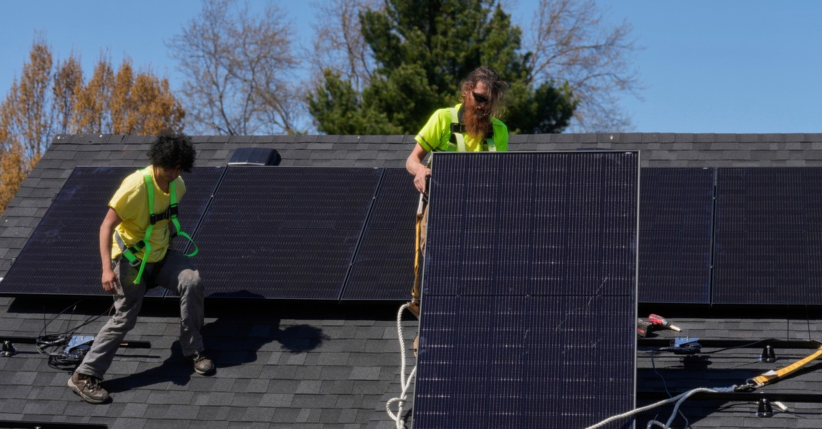 svp-obwalden-will-solarpflicht-mit-initiative-r-ckg-ngig-machen