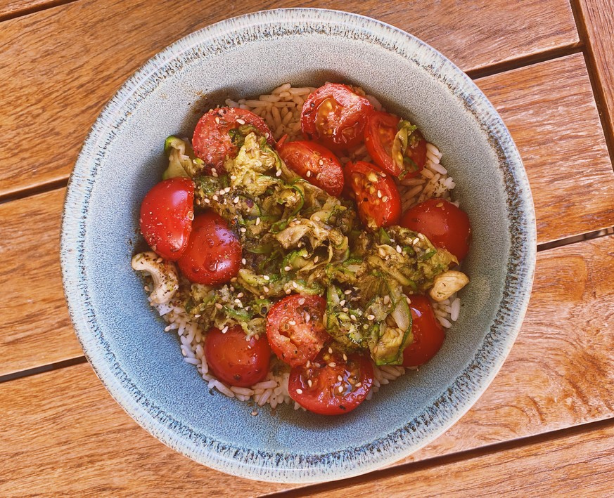 watson Sommer Rezepte, frische Rezepte: kalte Reisbowl mit Tomaten