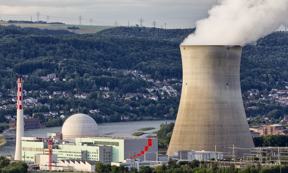 ARCHIVBILD ZUR MELDUNG, DASS DAS AKW LEIBSTADT UNTER AUFLAGEN WIEDER ANS NETZ DARF --- Das Atomkraftwerk Leibstadt, aufgenommen am Samstag, 28. Mai 2011. (KEYSTONE/Alessandro Della Bella)