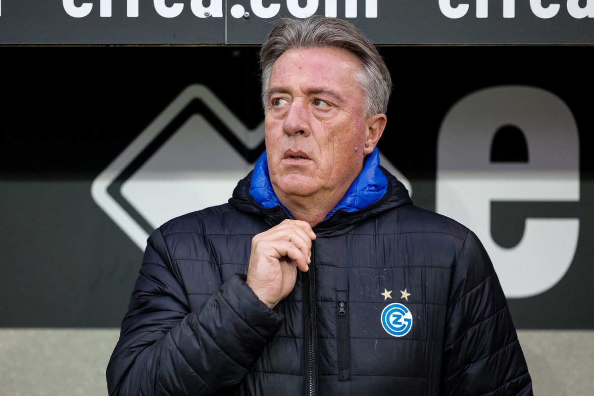Trainer Marco Schaellibaum (GC) vor dem Fussball Meisterschaftsspiel der Swiss Super League zwischen dem FC Luzern, FCL, und dem Grasshopper Club Zuerich, GC, am Sonntag, 3. November 2024 in der Swiss ...