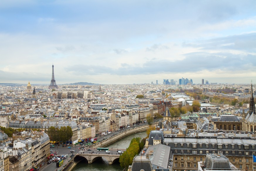 Teures Pflaster Paris: Der Verteidigungsattaché lebt auf grossem Fuss.