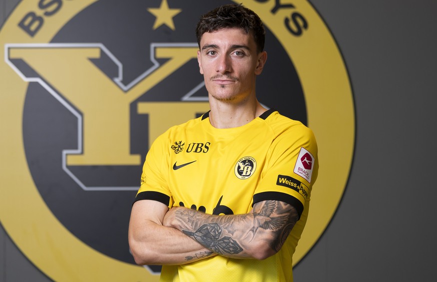 YB Spieler Cedric Zesiger posiert am Rande einer Medienkonferenz zum Saisonstart, am Donnerstag, 23. Juli 2026 im Stadion Wankdorf in Bern. (KEYSTONE/Peter Klaunzer)