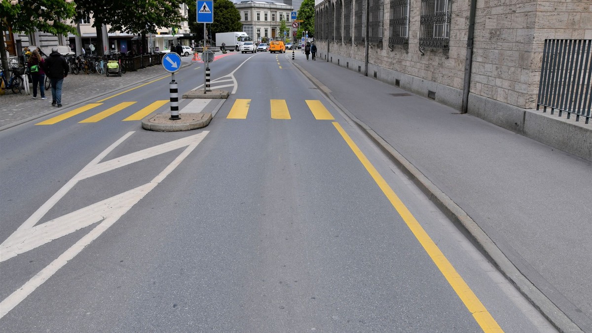 Fussg-ngerin-in-Chur-auf-Zebrastreifen-angefahren