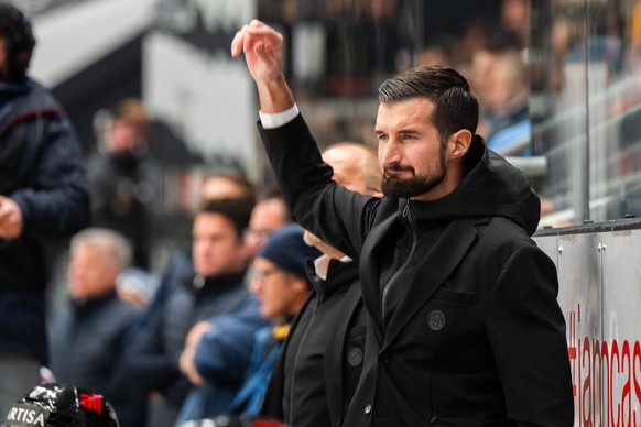 Head Coach Luca Gianinazzi (HCL), during the regular season of National League A (NLA) Swiss Championship 2024/25 between HC Lugano and HC Ambri Piotta at the ice stadium Corn�r Arena in Lugano, Switz ...
