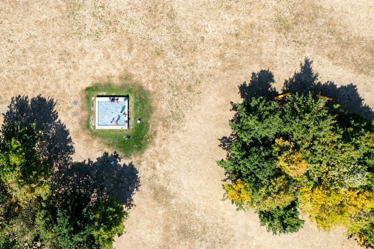 Telle une oasis dans le désert, cette fontaine de Winterthur apporte un peu de fraîcheur.