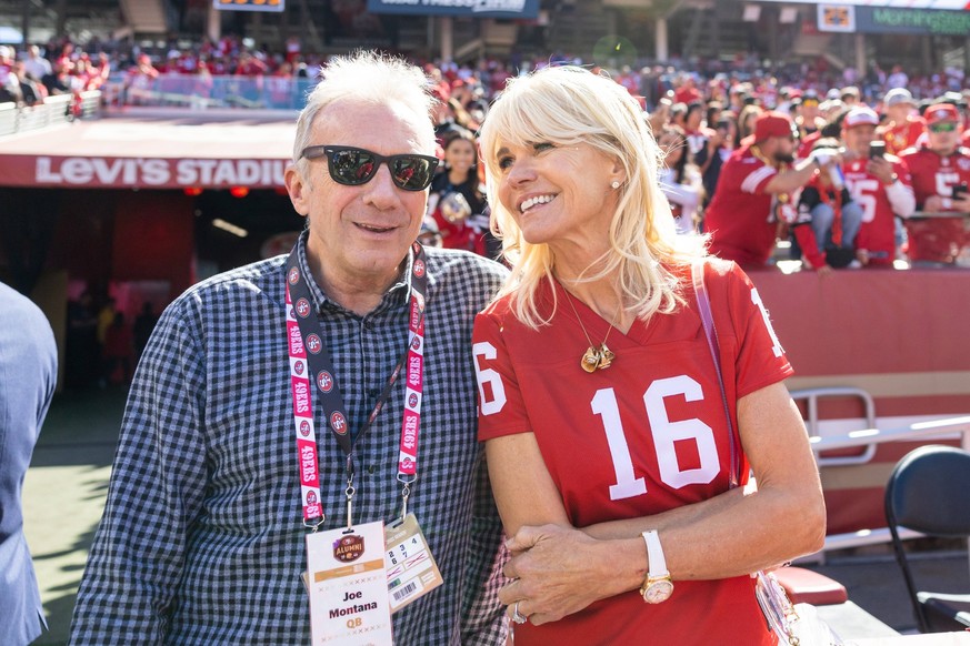 SANTA CLARA, CA - OCTOBER 23: San Francisco 49ers legend Joe Montana and his wife Jennifer Wallace before the NFL, American Football Herren, USA professional football game between the Kansas City Chie ...