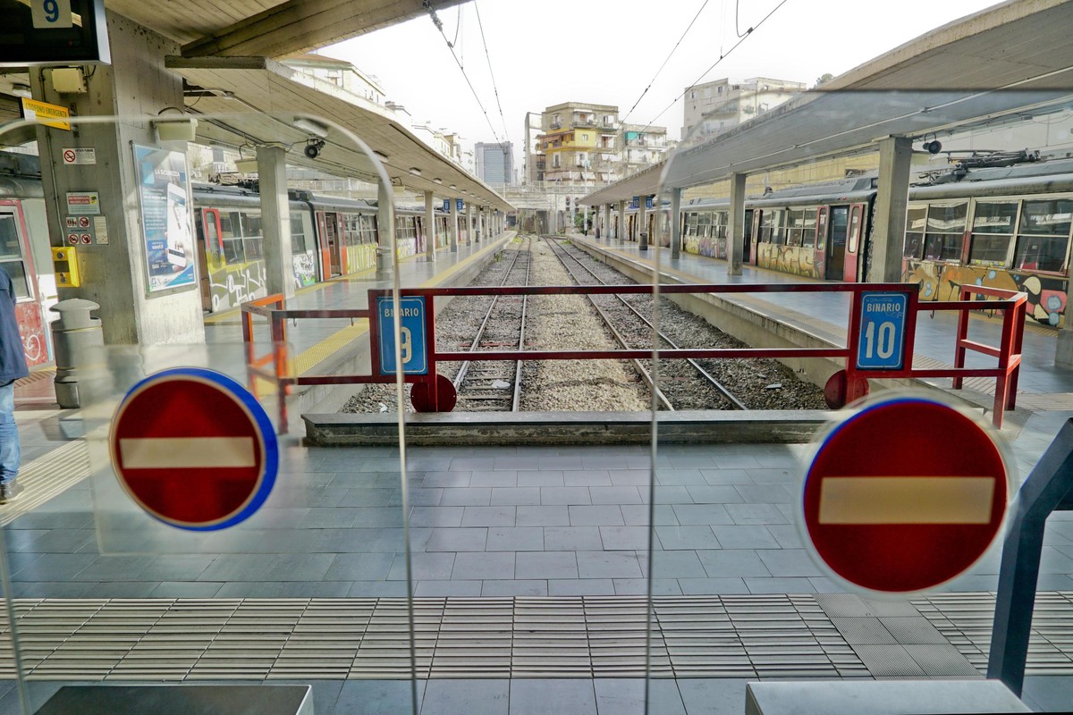 epa07422084 A view of empty railway tracks during a general strike promoted by the unions on the occasion of International Women's Day, in Naples, southern Italy, 08 March 2019. The general strik ...